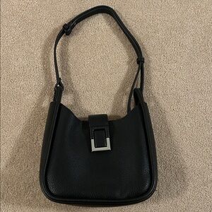 Elegant Black Leather Shoulder Bag